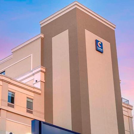 Comfort Inn & Suites Newark Liberty International Airport Bagian luar foto