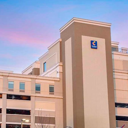 Comfort Inn & Suites Newark Liberty International Airport Bagian luar foto