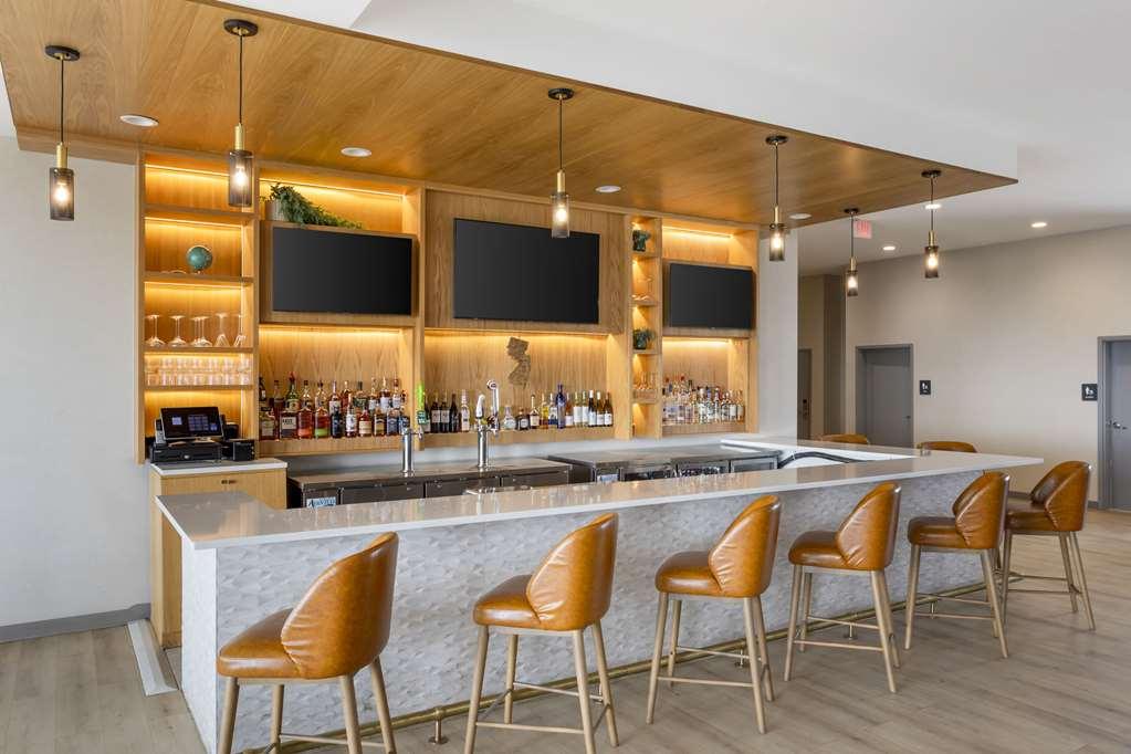 Comfort Inn & Suites Newark Liberty International Airport Restoran foto